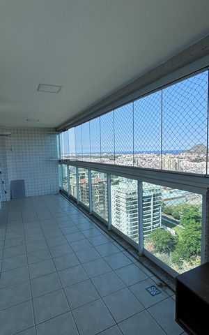 Apartamento para alugar com 198m², 4 quartos e 3 vagas Apartamento para alugar com 198m², 4 quartos e 3 vagasVaranda