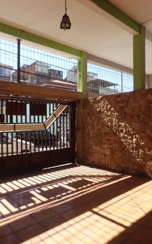 Casa à venda com 160m², 3 quartos e 2 vagasGaragem