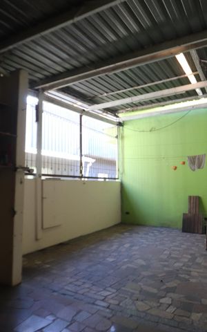 Casa à venda com 160m², 3 quartos e 2 vagasLavanderia e Salão