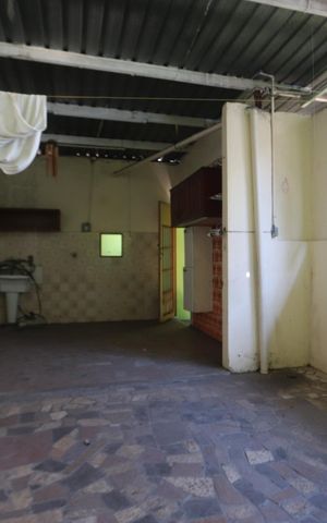 Casa à venda com 160m², 3 quartos e 2 vagasLavanderia e Salão