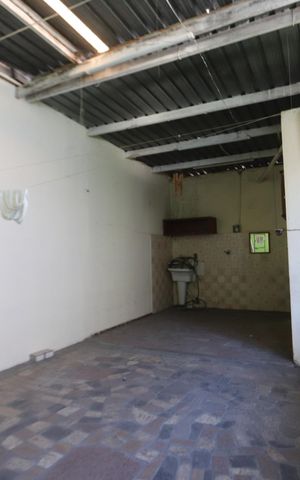Casa à venda com 160m², 3 quartos e 2 vagasLavanderia e Salão