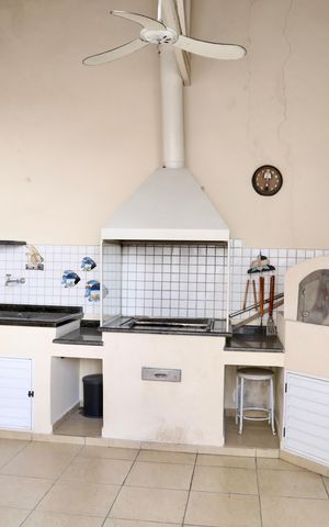 Casa à venda com 250m², 3 quartos e 2 vagas