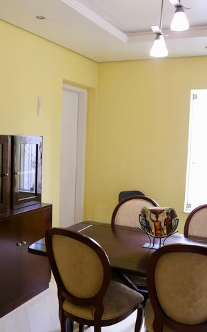 Casa à venda com 250m², 3 quartos e 2 vagas Casa à venda com 250m², 3 quartos e 2 vagasSala
