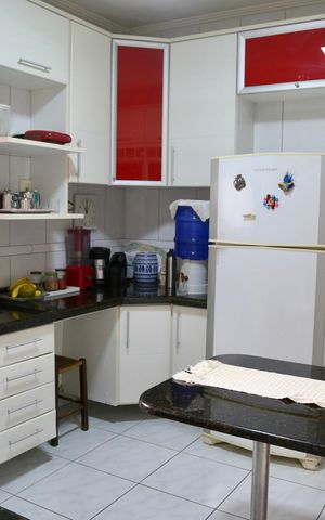 Casa à venda com 250m², 3 quartos e 2 vagas Casa à venda com 250m², 3 quartos e 2 vagasCozinha