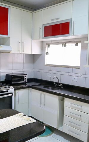 Casa à venda com 250m², 3 quartos e 2 vagas Casa à venda com 250m², 3 quartos e 2 vagasCozinha
