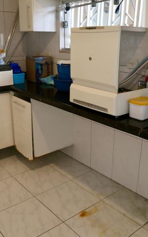 Casa à venda com 250m², 3 quartos e 2 vagas Casa à venda com 250m², 3 quartos e 2 vagasÁrea de serviço