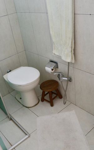 Casa à venda com 250m², 3 quartos e 2 vagas Casa à venda com 250m², 3 quartos e 2 vagasBanheiro 2