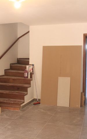 Casa à venda com 170m², 2 quartos e 3 vagasSala