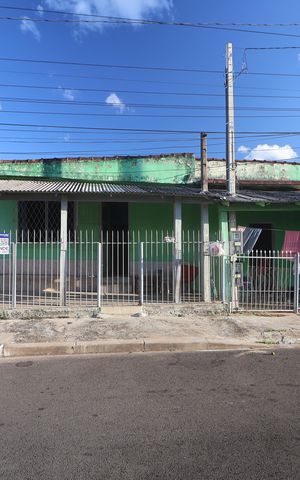 Casa à venda com 90m², 5 quartos e 4 vagasFachada