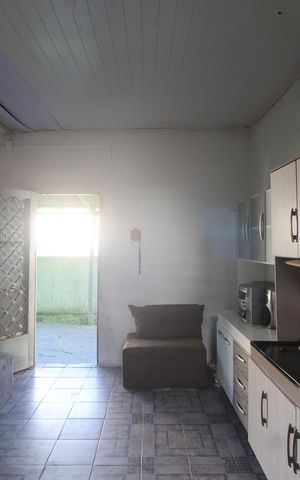 Casa à venda com 90m², 5 quartos e 4 vagasSala 2