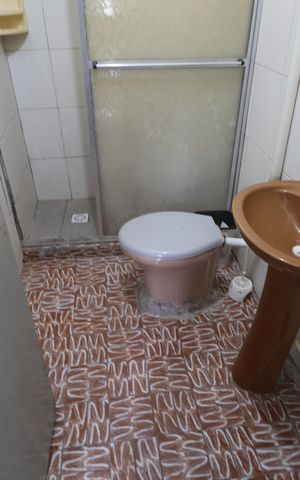 Casa à venda com 90m², 5 quartos e 4 vagasBanheiro 2