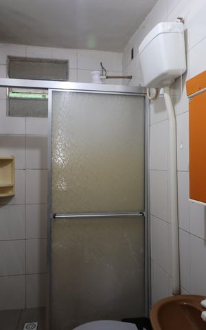 Casa à venda com 90m², 5 quartos e 4 vagasBanheiro 2