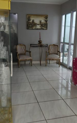 Casa para alugar com 300m², 3 quartos e 4 vagasSala