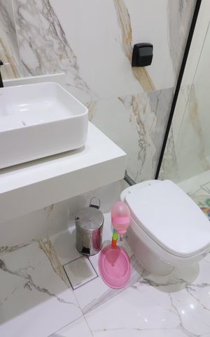 Casa à venda com 226m², 4 quartos e 5 vagasBanheiro da Suíte 1