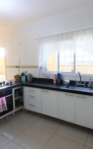 Casa à venda com 226m², 4 quartos e 5 vagasCozinha