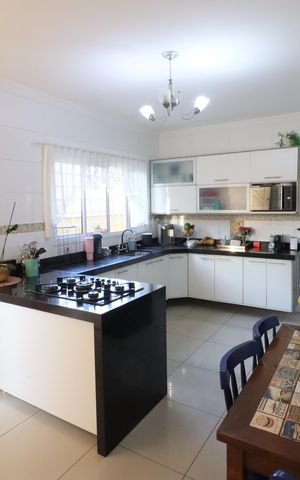 Casa à venda com 226m², 4 quartos e 5 vagasCozinha