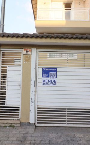 Casa à venda com 226m², 4 quartos e 5 vagasFachada