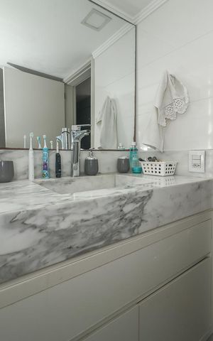 Apartamento à venda com 107m², 2 quartos e 2 vagasBanheiro da Suíte