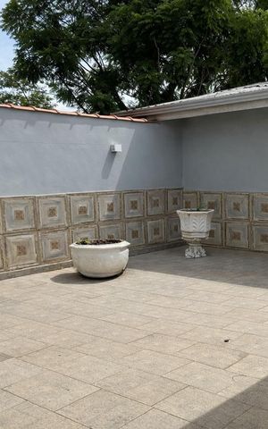 Casa à venda com 252m², 5 quartos e 2 vagas