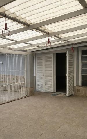 Casa à venda com 252m², 5 quartos e 2 vagas