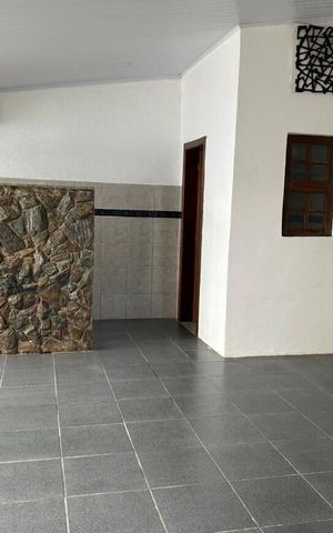 Casa à venda com 252m², 5 quartos e 2 vagas