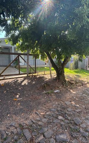 Casa à venda com 138m², 2 quartos e 1 vaga Casa à venda com 138m², 2 quartos e 1 vagaFachada
