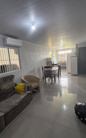 Casa à venda com 138m², 2 quartos e 1 vaga Casa à venda com 138m², 2 quartos e 1 vagaSala