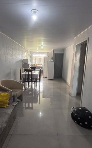 Casa à venda com 138m², 2 quartos e 1 vaga Casa à venda com 138m², 2 quartos e 1 vagaSala
