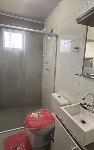 Casa à venda com 138m², 2 quartos e 1 vaga Casa à venda com 138m², 2 quartos e 1 vagaBanheiro social