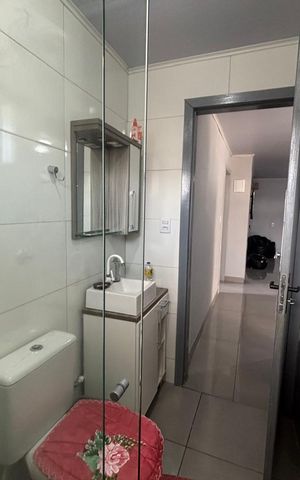 Casa à venda com 138m², 2 quartos e 1 vaga Casa à venda com 138m², 2 quartos e 1 vagaBanheiro social