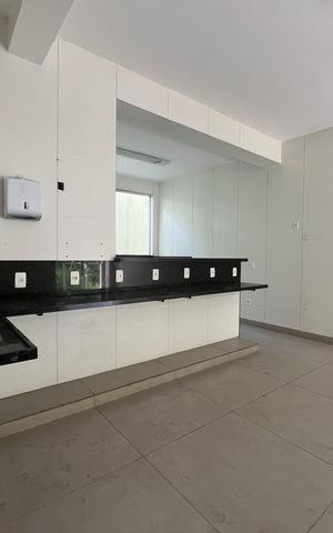 Casa para alugar com 720m², 7 quartos e 8 vagasCozinha