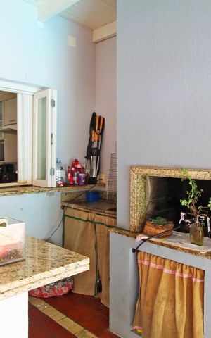 Casa à venda com 242m², 4 quartos e 3 vagas