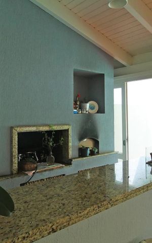 Casa à venda com 242m², 4 quartos e 3 vagas