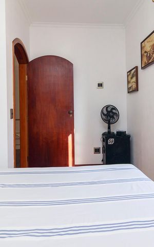Casa à venda com 226m², 3 quartos e 3 vagas Casa à venda com 226m², 3 quartos e 3 vagasQuarto 2