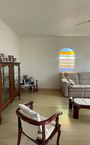 Casa à venda com 164m², 3 quartos e 2 vagas