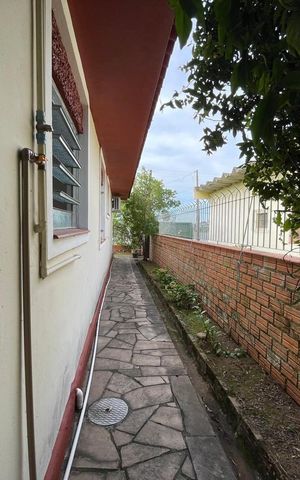 Casa à venda com 164m², 3 quartos e 2 vagas