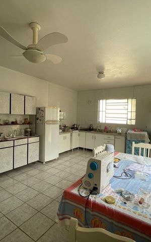 Casa à venda com 164m², 3 quartos e 2 vagas