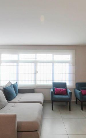 Casa à venda com 300m², 4 quartos e 2 vagas Casa à venda com 300m², 4 quartos e 2 vagasSala