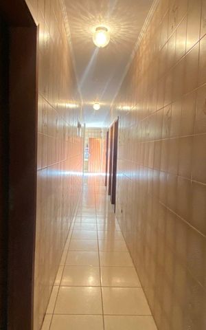 Casa à venda com 400m², 4 quartos e sem vaga Casa à venda com 400m², 4 quartos e sem vagaCorredor