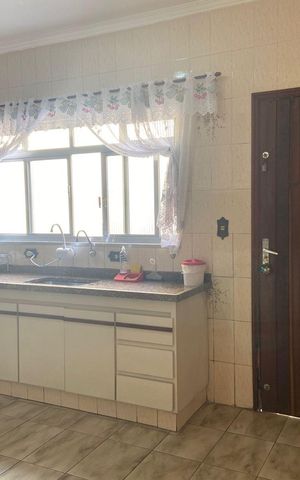 Casa à venda com 400m², 4 quartos e sem vaga Casa à venda com 400m², 4 quartos e sem vagaCozinha 2