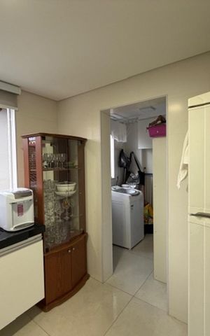 Apartamento à venda com 77m², 3 quartos e 2 vagasCozinha