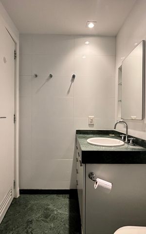 Apartamento à venda com 134m², 3 quartos e 1 vaga Apartamento à venda com 134m², 3 quartos e 1 vagaSuíte - banheiro