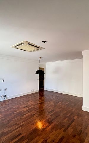 Apartamento à venda com 134m², 3 quartos e 1 vaga Apartamento à venda com 134m², 3 quartos e 1 vagaSala