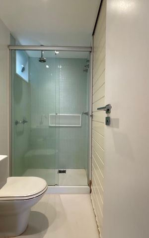 Apartamento à venda com 134m², 3 quartos e 1 vaga Apartamento à venda com 134m², 3 quartos e 1 vagaBanheiro social