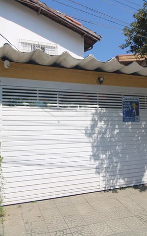 Casa à venda com 126m², 3 quartos e 2 vagasFachada