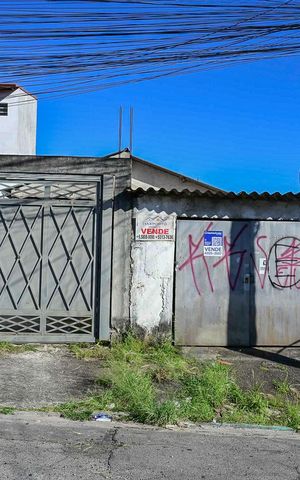 Casa à venda com 250m², 6 quartos e 4 vagasFachada