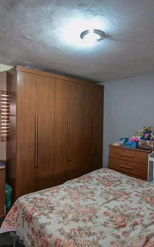 Casa à venda com 250m², 6 quartos e 4 vagasQuarto da Casa 1