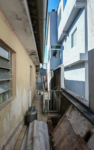 Casa à venda com 250m², 6 quartos e 4 vagasLateral da Casa 1