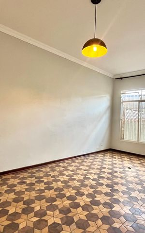 Casa à venda com 120m², 3 quartos e 2 vagasSala
