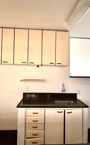 Apartamento à venda com 200m², 2 quartos e 2 vagasCozinha